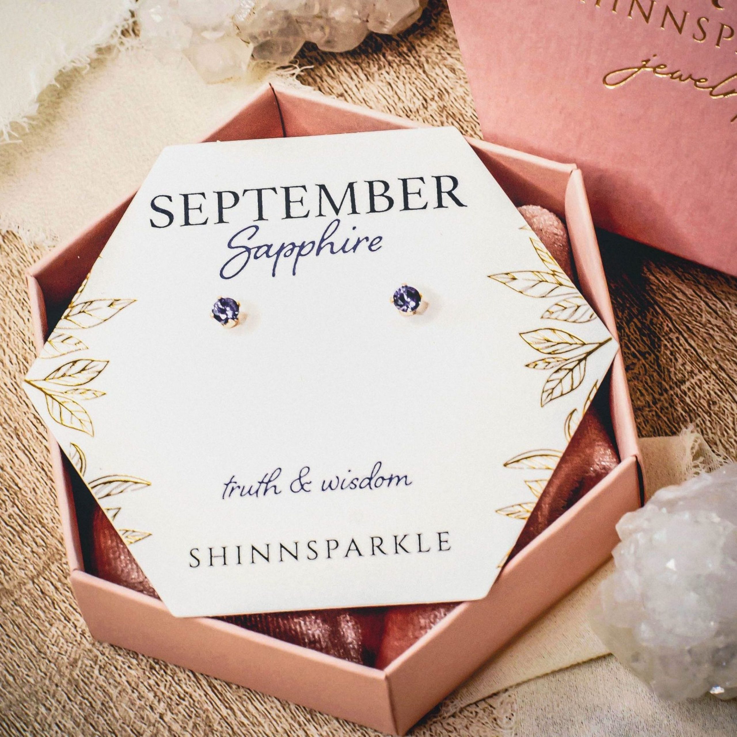 Choosing the Perfect Necklace Cards Packaging Boxes for Your Jewelry